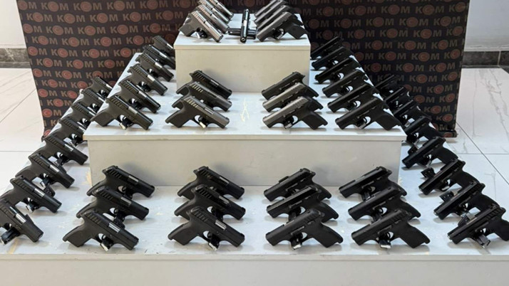 Yolcu otobüsünde bagajdaki valizlerde bulundu!