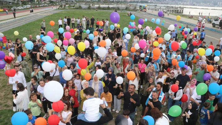 Sakarya'da kanseri yenen 8 yaşındaki çocuk için balonlar uçuruldu...