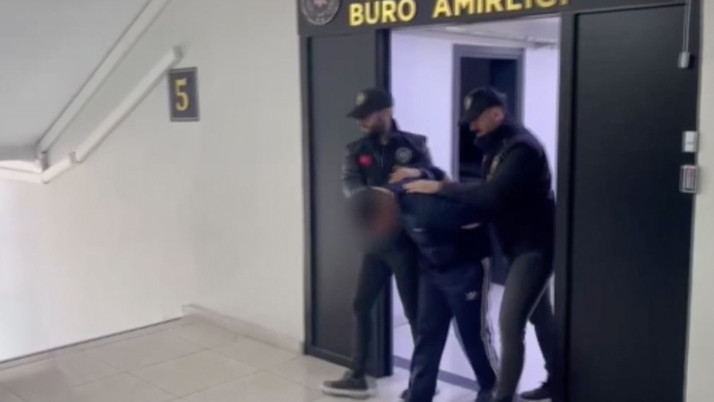 Çocuğunun okuldan çıkmasını bekliyordu! İzmir'de vahşet