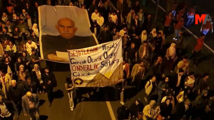 Diyarbakır'daki Öcalan yürüyüşünde polise "düşman" denildi Ömer Çelik'ten tepki