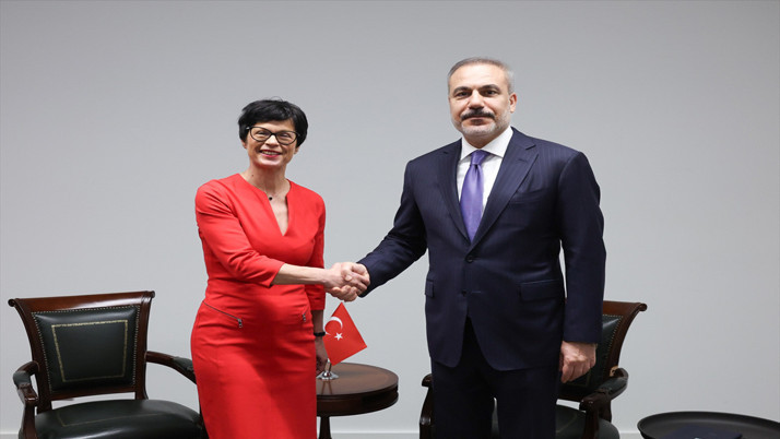 Dışişleri Bakanı Fidan, Lüksemburg'da Fransız mevkidaşı Barrot ile görüştü