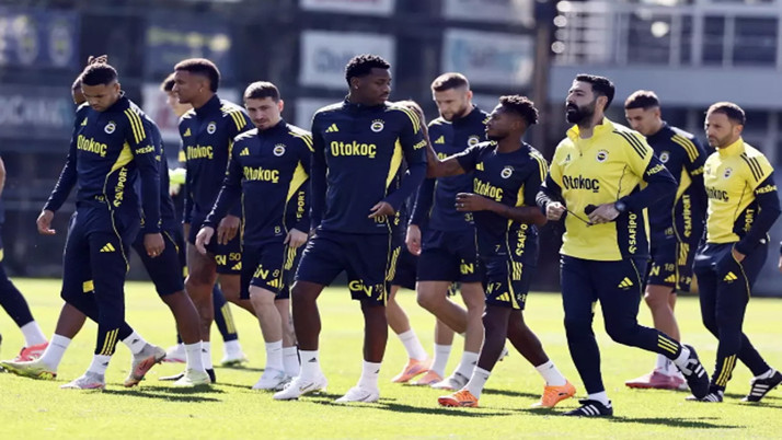 Fenerbahçe taraftarını havaya uçuracak haber! Efsane yıldız geri dönüyor