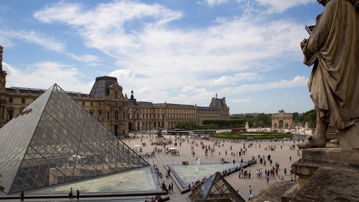 Louvre Müzesi’ndeki büyük soygunu gerçekleştirenler aranıyor
