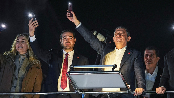 Özgür Özel'den Arnavutköy Belediyesi'ndeki iddialarla ilgili Akın Gürlek'e çağrı