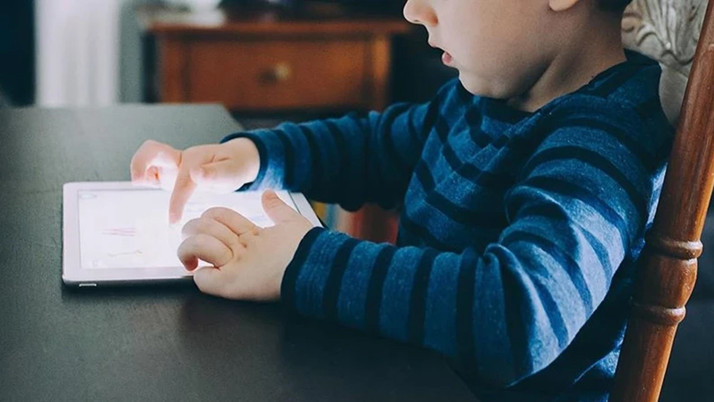 16 yaş altına sosyal medya kısıtlaması geliyor! Uraloğlu açıkladı