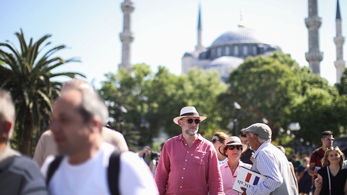İstanbul Valiliğinden turistik bölgelerdeki iş yerlerinde "hanutçuluğa" ilişkin genelge