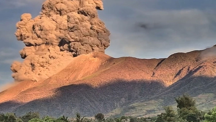 Filipinler'deki Kanlaon Yanardağı'nda patlama meydana geldi