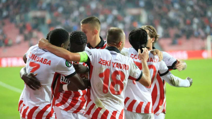 Samsunspor tarih yazdı! Dinamo Kiev’i farklı geçti