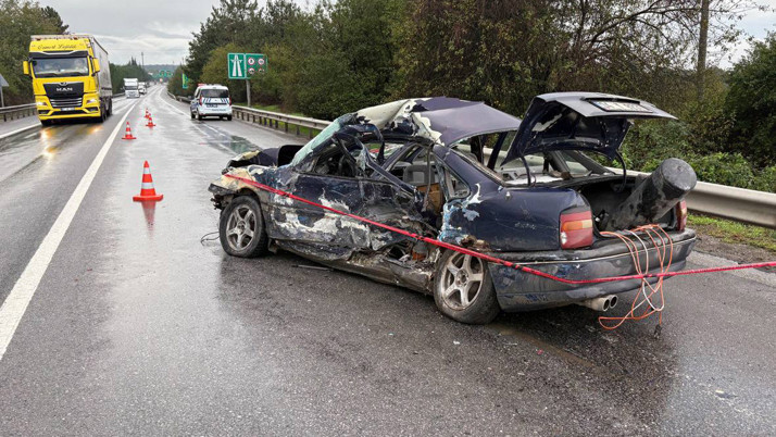 Sakarya'da feci kaza yolcu otobüs ile otomobil çarpıştı