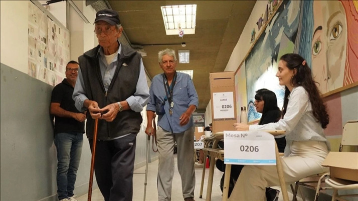 La Libertad Avanza mı Peronist muhalefet mi? Arjantin sandık başında