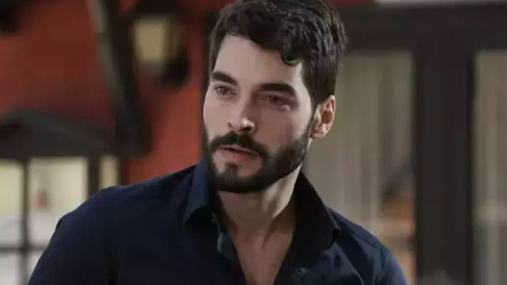 Akın Akınözü'nün acın gününde büyük ayıp! Hayranının sorusu...