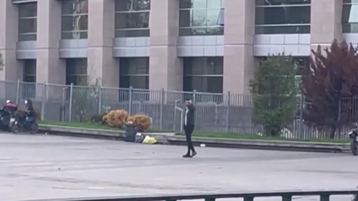 İstanbul Adalet Sarayı önünde kendini vurdu