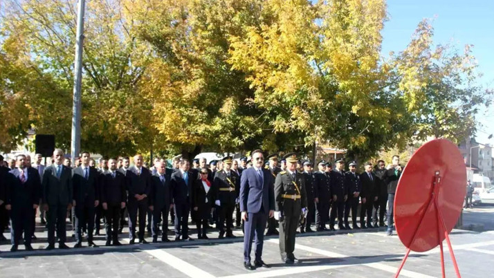 Muş'ta Cumhuriyet'in 102. yıl dönümü fener alayı ile kutlandı
