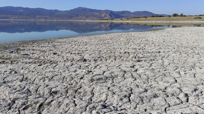 Burdur Gölü kuruyor! Son 50 yılda hacminin yarısına yakınını kaybetti