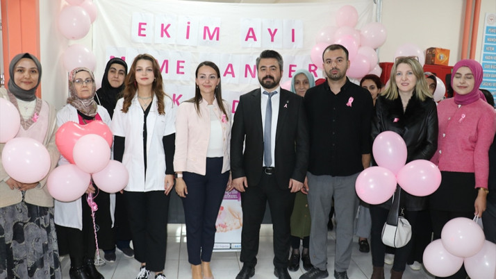 Ağrı'da anlamlı yürüyüş! Sağlık çalışanları meme kanserine dikkat çekti