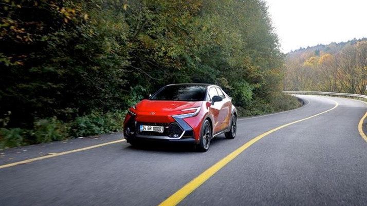 Toyota C-HR Hybrid GR SPORT versiyonu satışa sunuldu