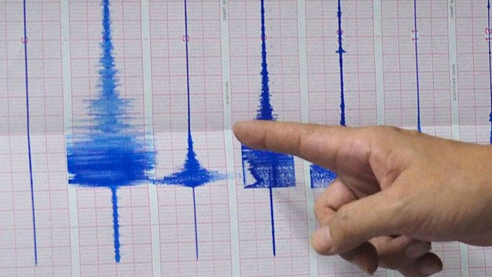 6,8 büyüklüğünde deprem oldu! Tsunami uyarısı verildi