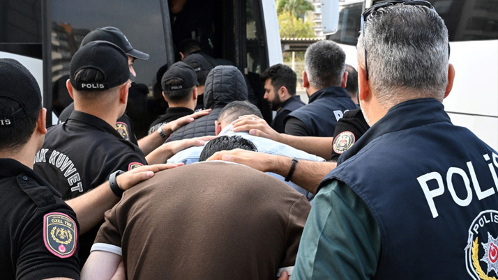 Mersin'de 7 milyar 665 milyon liralık çeteye operasyon