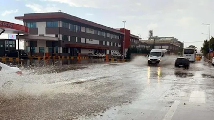 Tekirdağ'da yağış! Gök gürültülü sağanak etkili oldu...