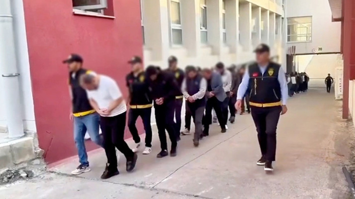 23 ilde 'nitelikli dolandırıcılık' operasyonu: 64 şüpheli yakalandı