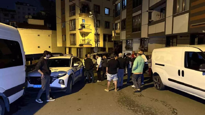 Eyüpsultan'da garip hırsızlık olayı! Park halindeki minibüsün 3 lastiği çalındı