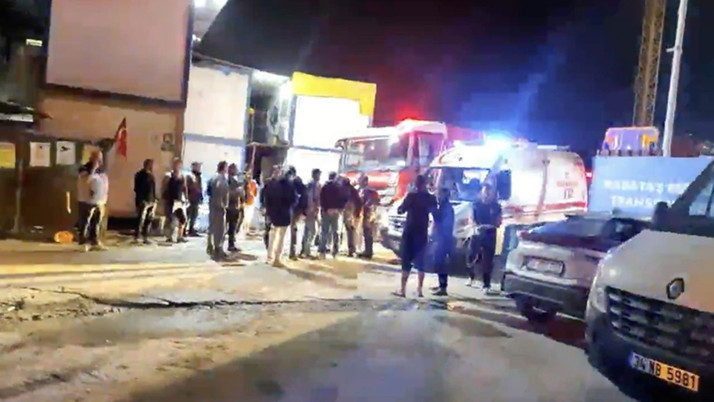 İstanbul'da metro inşaatında iskele çöktü: 2 yaralı, 1 işçi hayatını kaybetti