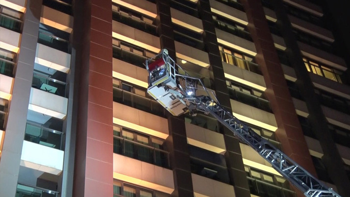 İstanbul'da 27 katlı otelde yangın çıktı