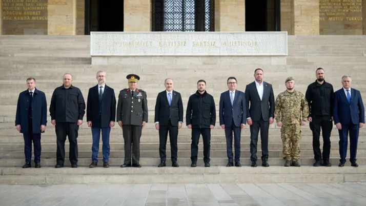 Ukrayna lideri Zelenski'den Anıtkabir'e ziyaret