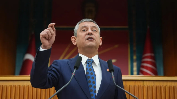 Özgür Özel'den o isme makamında fırça: 'Hangi yüzle geldin?'