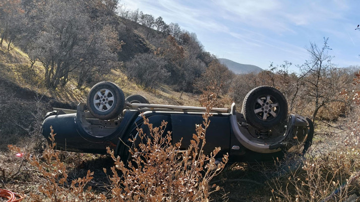 Devrilen pikaptaki öğretmen hayatını kaybetti