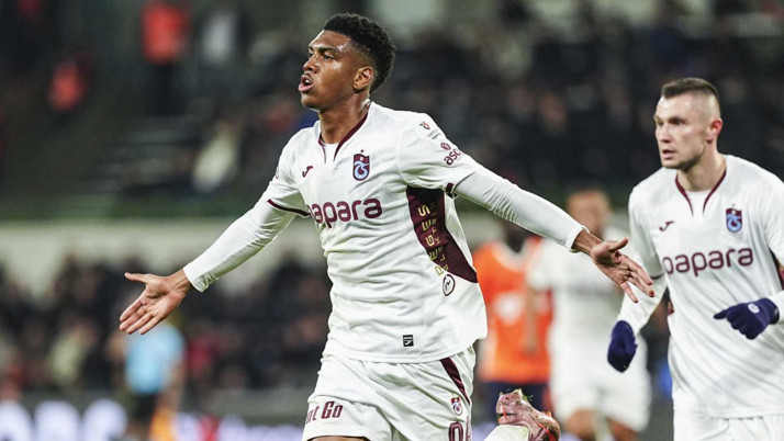 7 gollü çılgın maçta Trabzonspor, Başakşehir'i 90+11'de yıktı