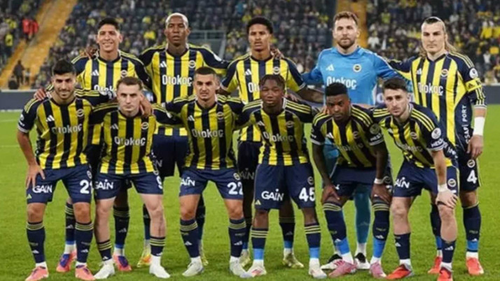 Fenerbahçe, UEFA kadrosunda değişikliğe gitti