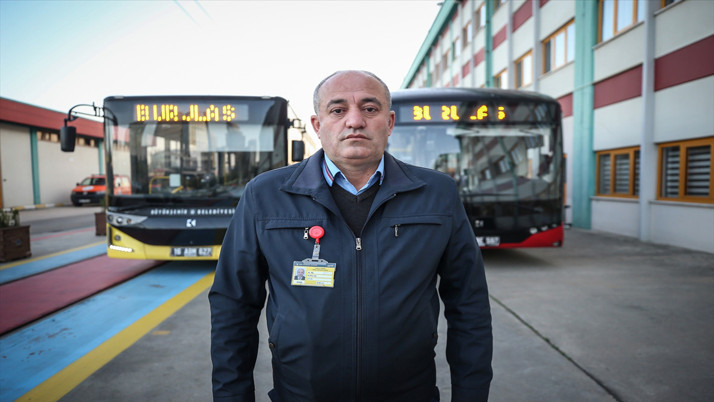 Bursa'da belediye otobüsü şoförü kalp krizi geçiren yolcuyu hastaneye yetiştirdi
