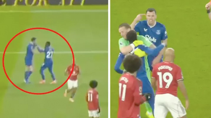 Premier Lig'de takım arkadaşını tokatladı kırmızı kart gördü