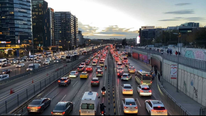 İstanbul’da trafik yoğunluğu yüzde 89’a çıktı