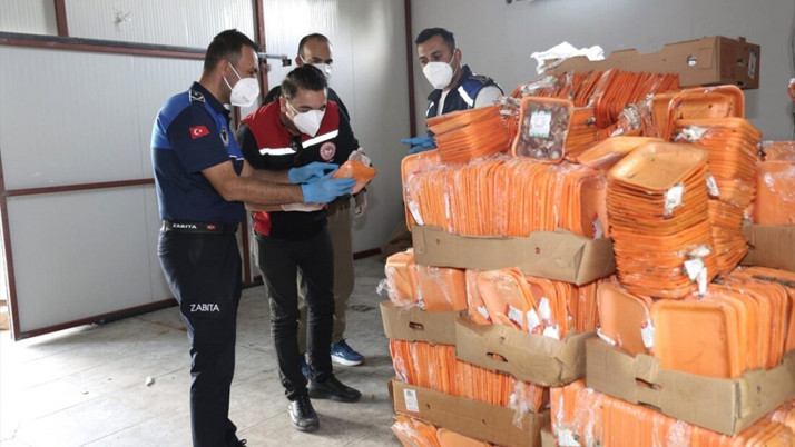 Zehir saçacaklardı! 25 ton bozuk tavuk ele geçirildi