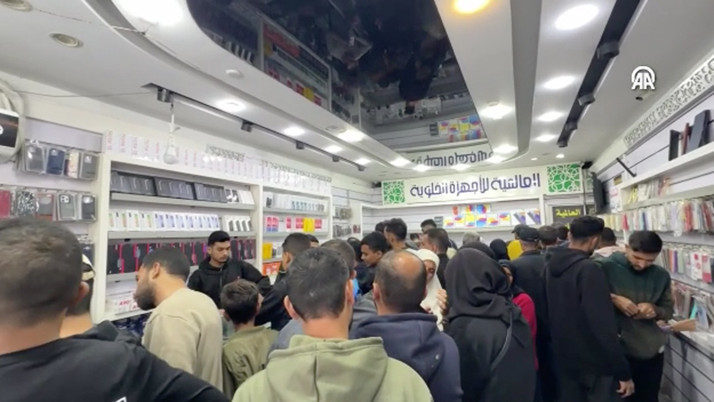İsrail'den Gazze'ye altın kaplamalı iPhone 17 girişinine izin