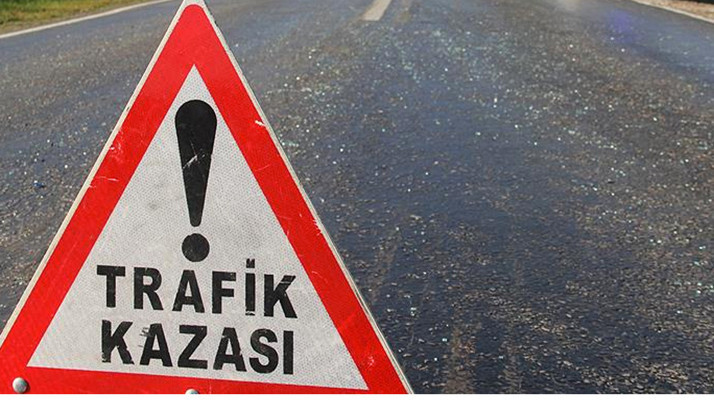 Park halindeki araca çarpıp kaçtı! Plakasını düşürdü ekipler onu arıyor