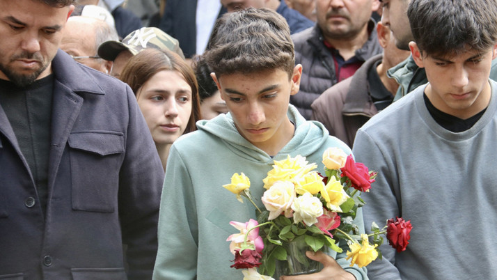 Zehirlenme şüphesiyle hayatını kaybeden Neslinur'a veda