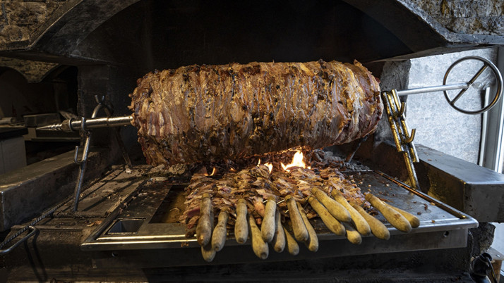 Erzurum'un tescilli cağ kebabı uluslararası gastronomi vitrininde yine zirvede