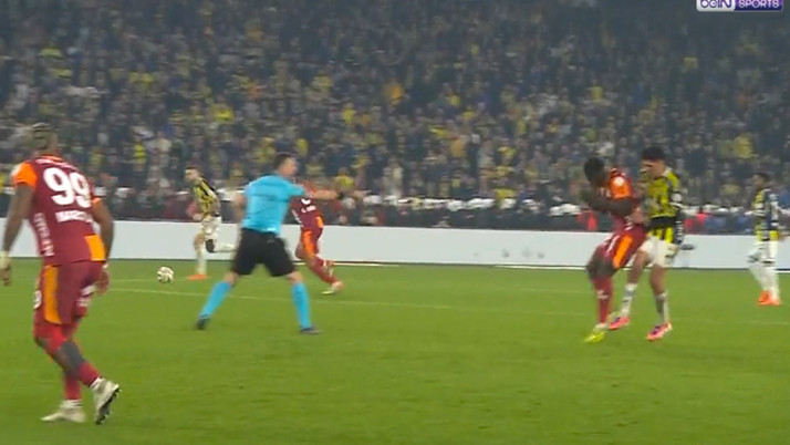 Jhon Duran'ın skoru 1-1 yapan golü öncesinde ihlal var mı? Trio'da 3 eski hakem açıkladı