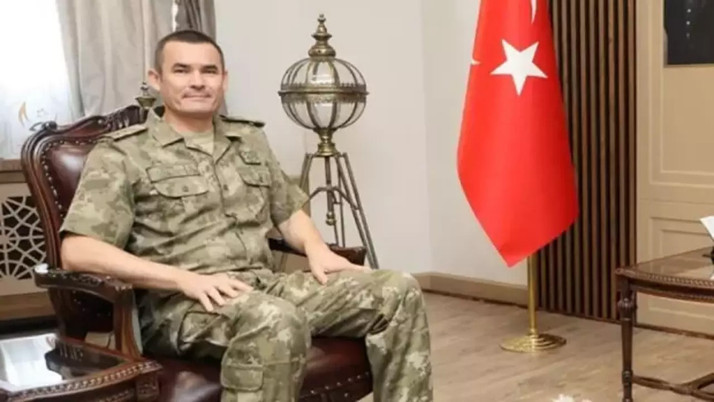 Makam aracıyla insan kaçakçılığı yapmıştı! Eski general hakkında yeni gelişme