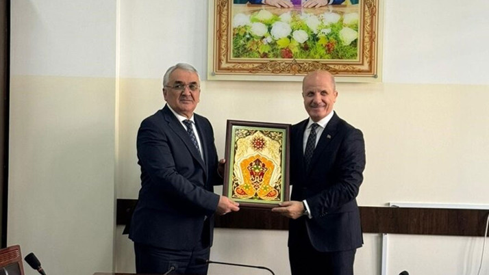 YÖK Başkanı Erol Özvar, Tacikistan Milli Üniversitesi'ni ziyaret etti