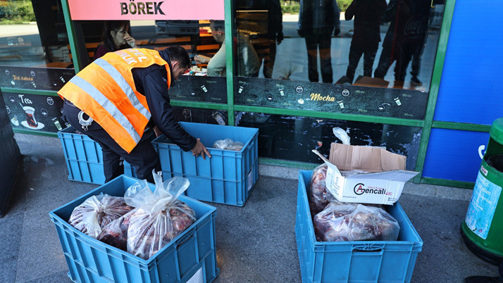 Antalya'da sağlıksız koşullarda taşınan 275 kilogram et ve köfteye el konuldu