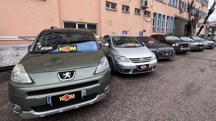 Yasal sürede ülkeden çıkışı yapılmayan 7 araca el konuldu