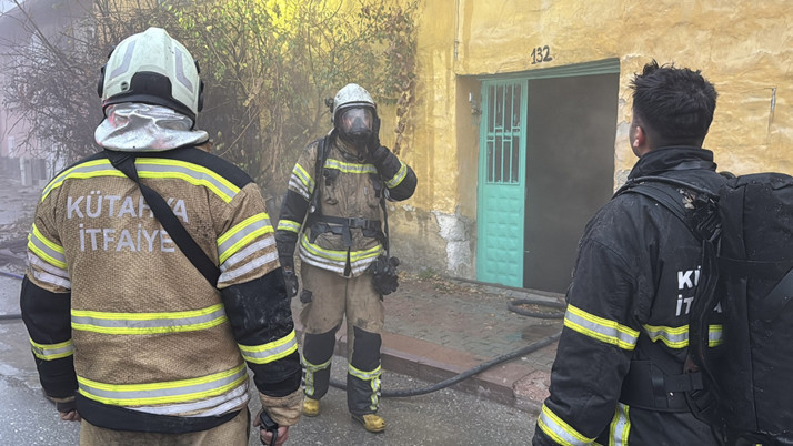 Kütahya'da evde çıkan yangında anne öldü, kızı yaralandı