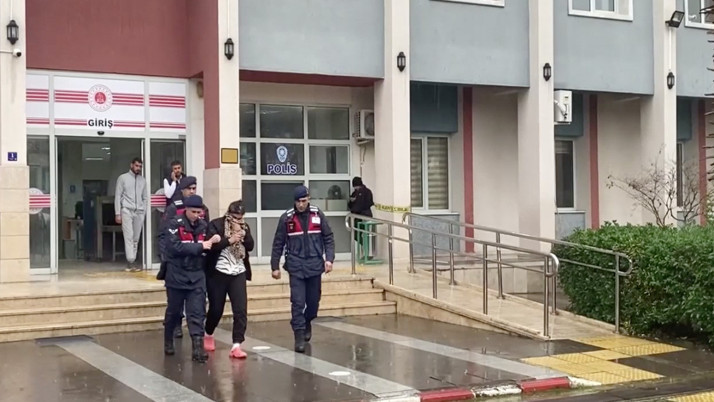 Hapis cezasıyla aranan kadın bakın nereye saklanmış! 3 yıl sonra yakalandı