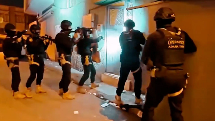 Terör örgütü DEAŞ'a büyük darbe! 33 ildeki operasyonlarda 233 şüpheli yakalandı