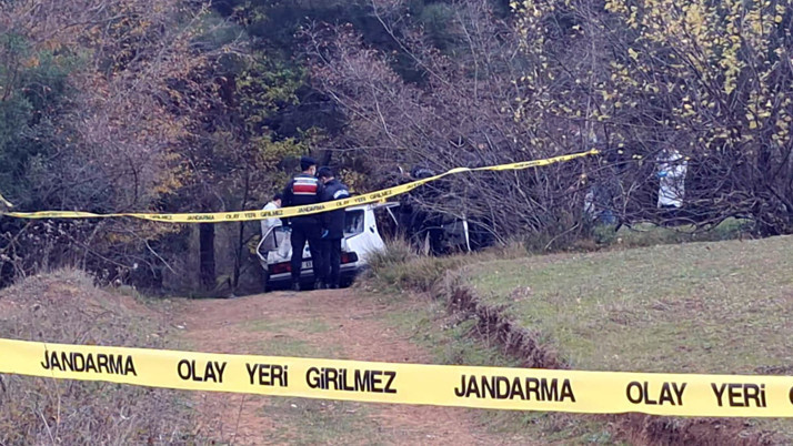 Bafra'da yeni boşanan genç çift otomobil içinde ölü bulundu