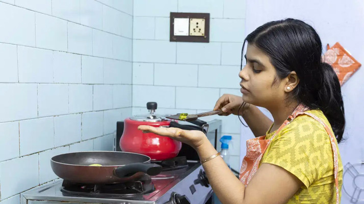 Bu ülkede 'ev kadını olmak' bedava değil! Milyonlarca kadın maaş alıyor